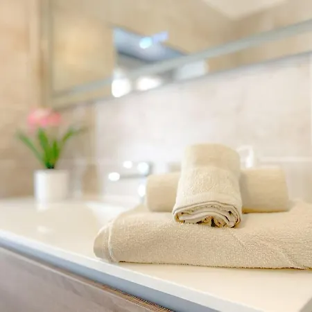 Via Sestri - Centro - Aeroporto - Wifi ג'נובה